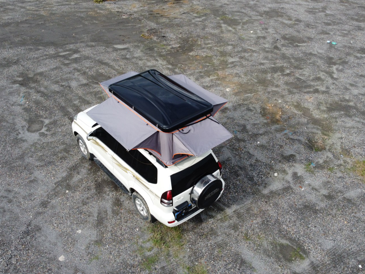 Custom Manufacturer Waterproof Roof Top Tent Retractable Folding Hard Shell Fiberglass Rooftop Tent for 1-4 Person WP6001