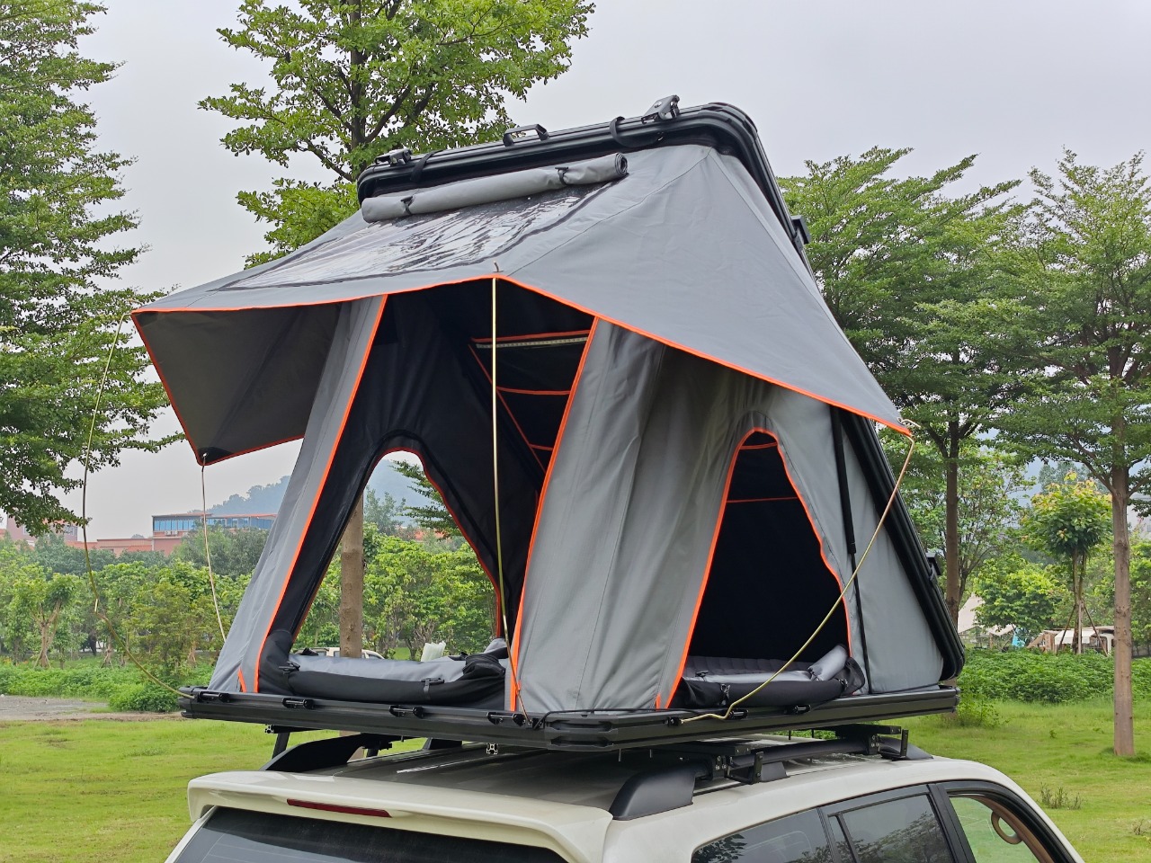 2025 NEW Ultralight Aluminum Alloy Triangle Outdoor 4x4 Truck SUV Pickup Car Tent 2-3 Person Roof Tops Tents for Camping WP6003