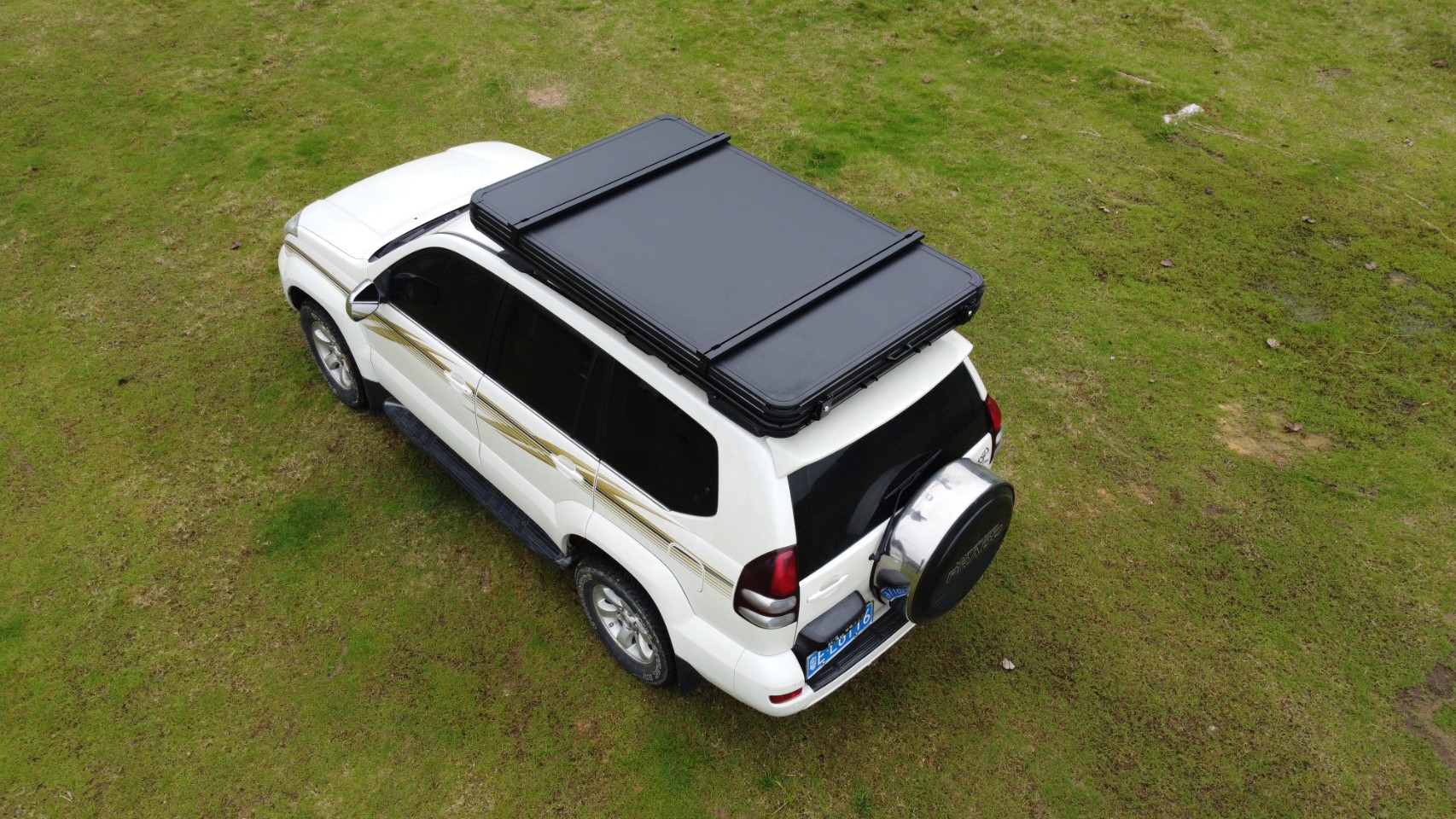 2025 NEW Ultralight Aluminum Alloy Triangle Outdoor 4x4 Truck SUV Pickup Car Tent 2-3 Person Roof Tops Tents for Camping WP6003