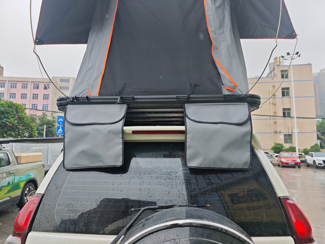 2025 NEW Ultralight Aluminum Alloy Triangle Outdoor 4x4 Truck SUV Pickup Car Tent 2-3 Person Roof Tops Tents for Camping WP6003