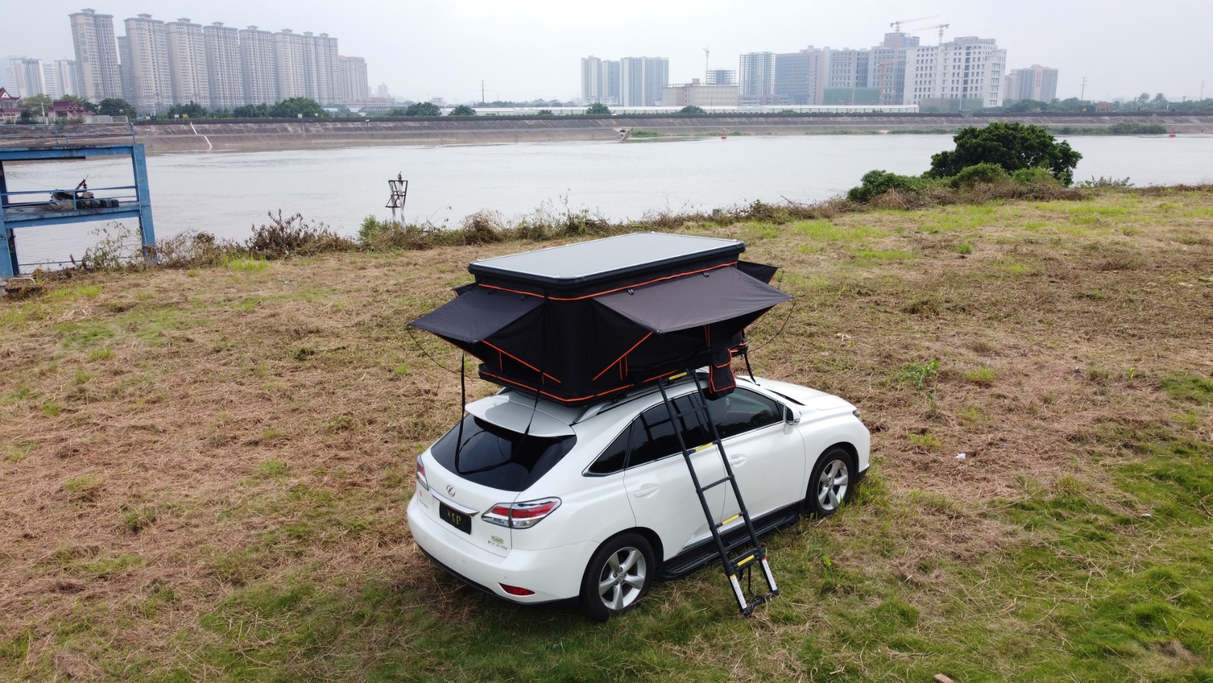 All Season Car Suv Hard Shell Roof Top Tents Automatic Aluminum Alloy Vertical Camping Camper Van Rooftop Tents for 2-4 Personal WP6010