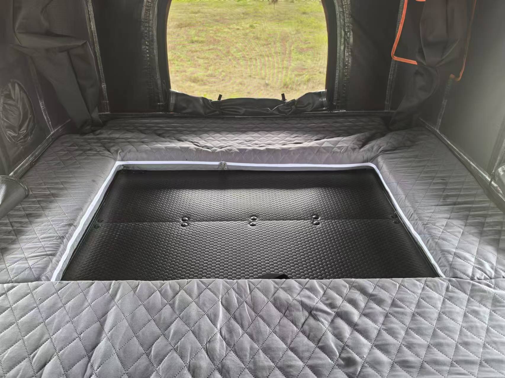 All Season Car Suv Hard Shell Roof Top Tents Automatic Aluminum Alloy Vertical Camping Camper Van Rooftop Tents for 2-4 Personal WP6010