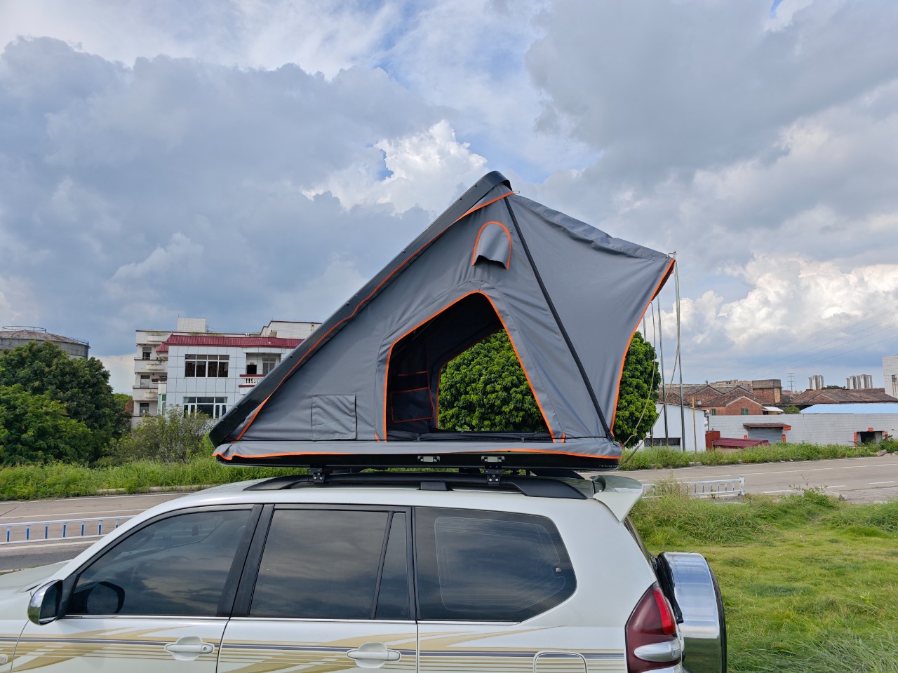 Off Road Waterproof Camping Aluminum Triangle Hard Shell Truck Car Roof Top Tent 4 People WP6004