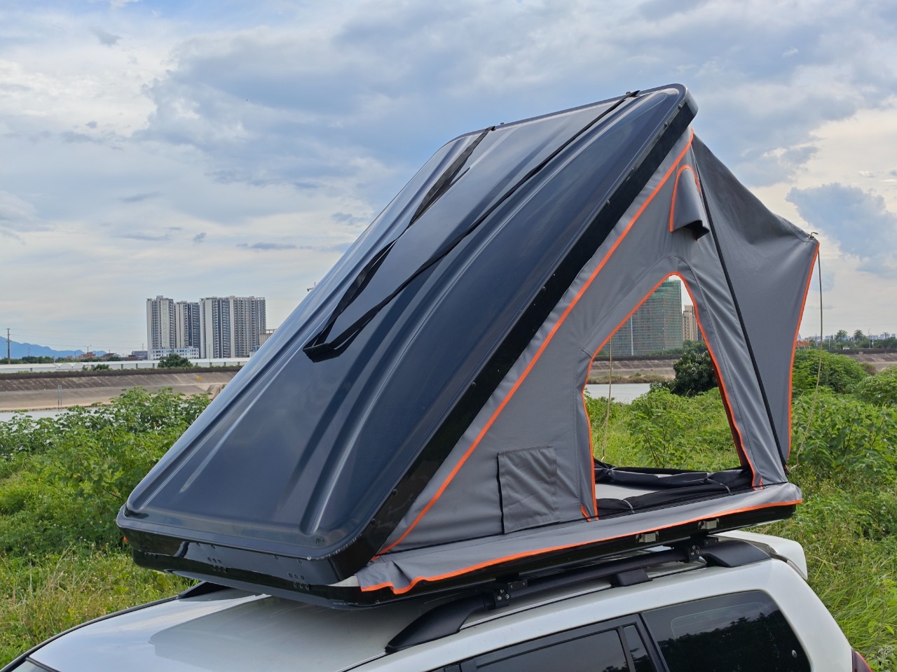 Off Road Waterproof Camping Aluminum Triangle Hard Shell Truck Car Roof Top Tent 4 People WP6004