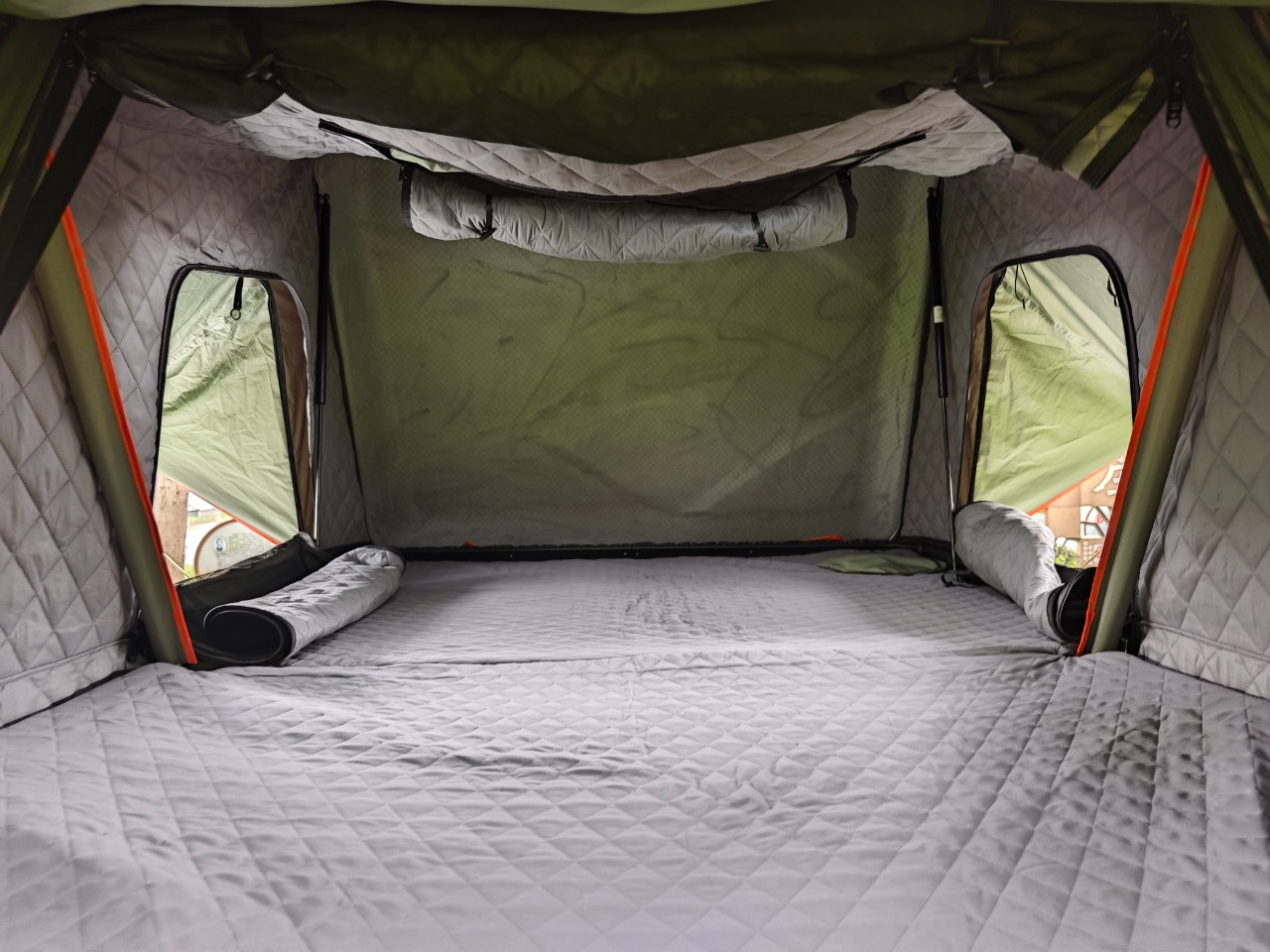 Custom Foldable SUV Roof Side Flip Door Tent ABS Hard Shell for Self-Driving Tours Wild Camping 2-4 Person Capacity Aluminum WP6008