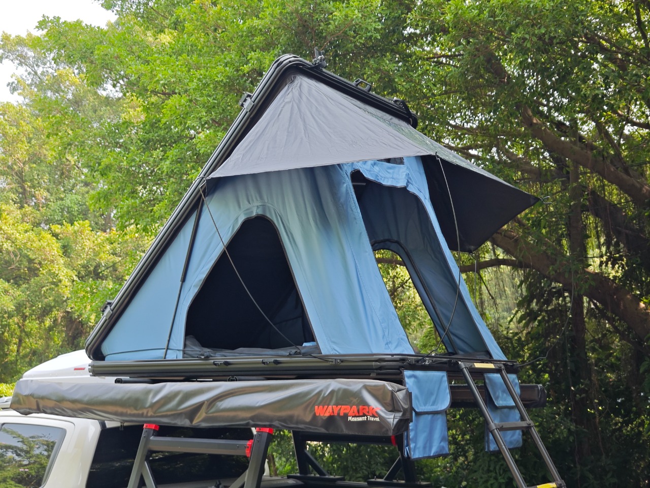 Roof tent using WAYPARK patented wind and waterproof structure