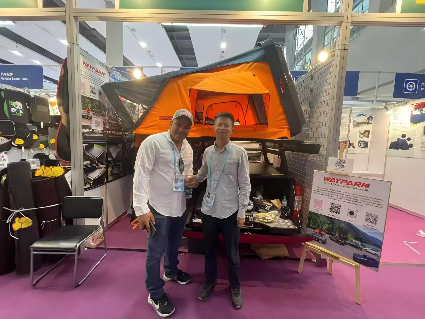 WAYPARK meeting international roof tent buyers at exhibition