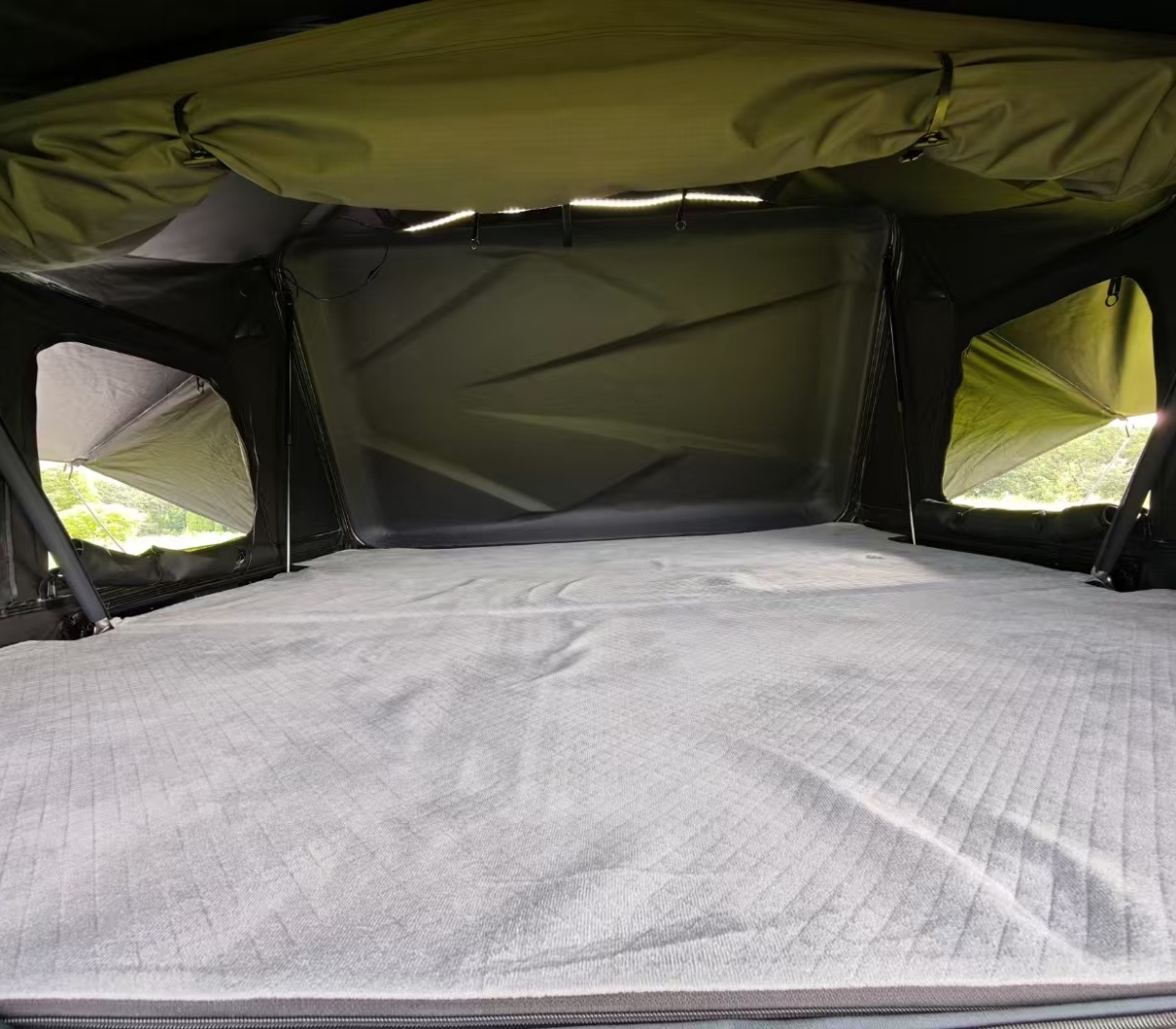 Aluminum Side-Opening Roof Tent – WP6017-1.8m
