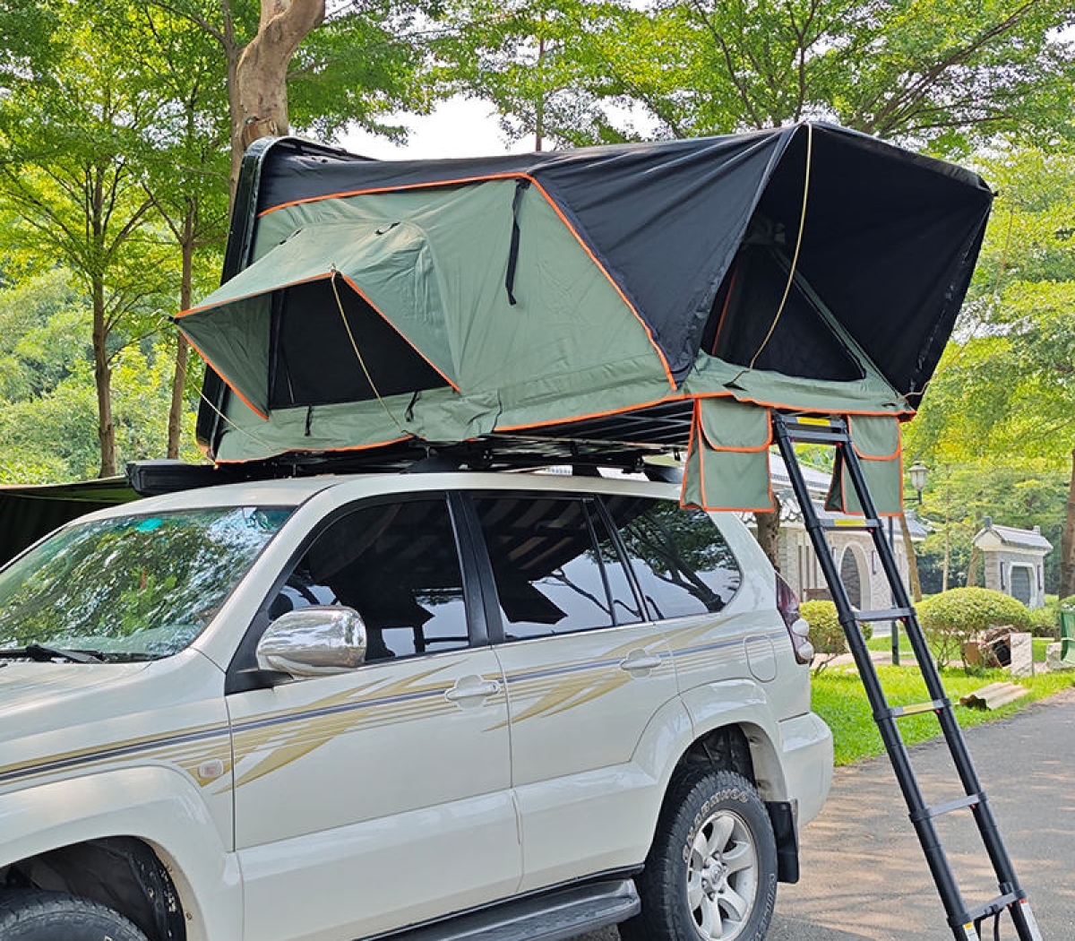 Custom Foldable SUV Roof Side Flip Door Tent ABS Hard Shell for Self-Driving Tours Wild Camping 2-4 Person Capacity Aluminum WP6008