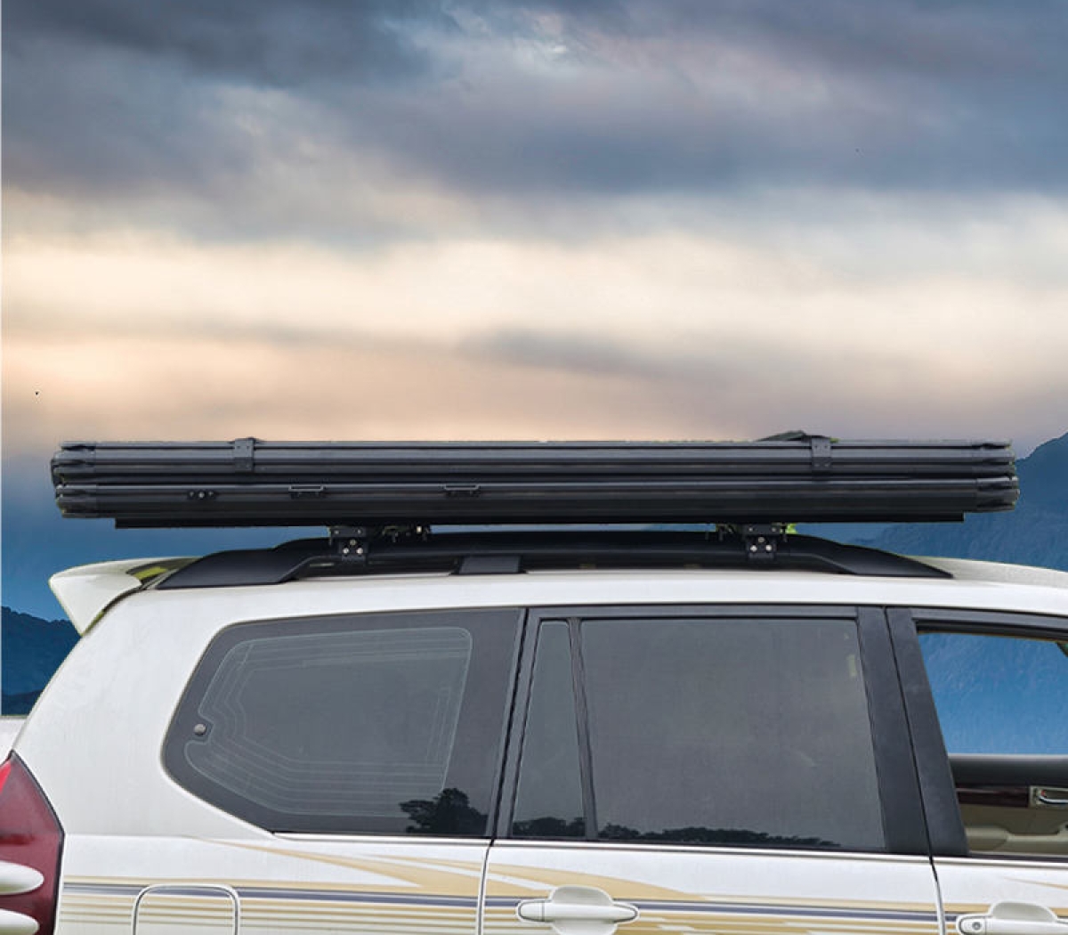 2025 NEW Ultralight Aluminum Alloy Triangle Outdoor 4x4 Truck SUV Pickup Car Tent 2-3 Person Roof Tops Tents for Camping WP6003