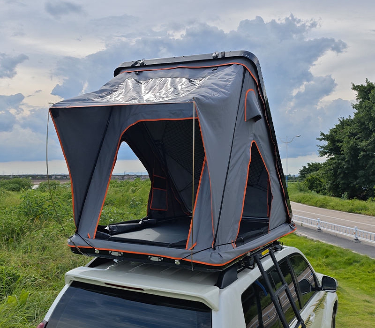 Off Road Waterproof Camping Aluminum Triangle Hard Shell Truck Car Roof Top Tent 4 People WP6004