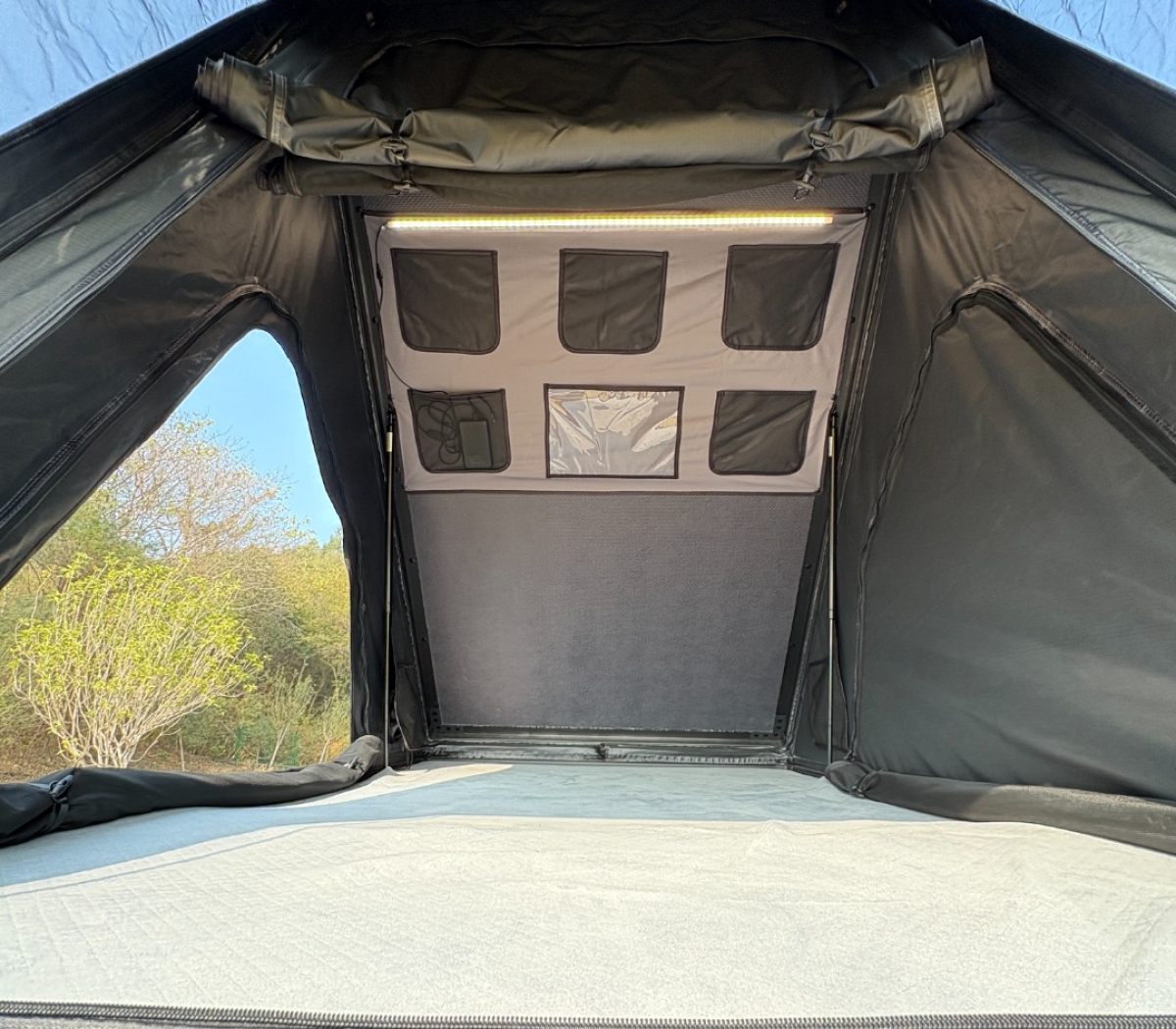 Aluminum Clamshell Roof Tent – WP6020-3
