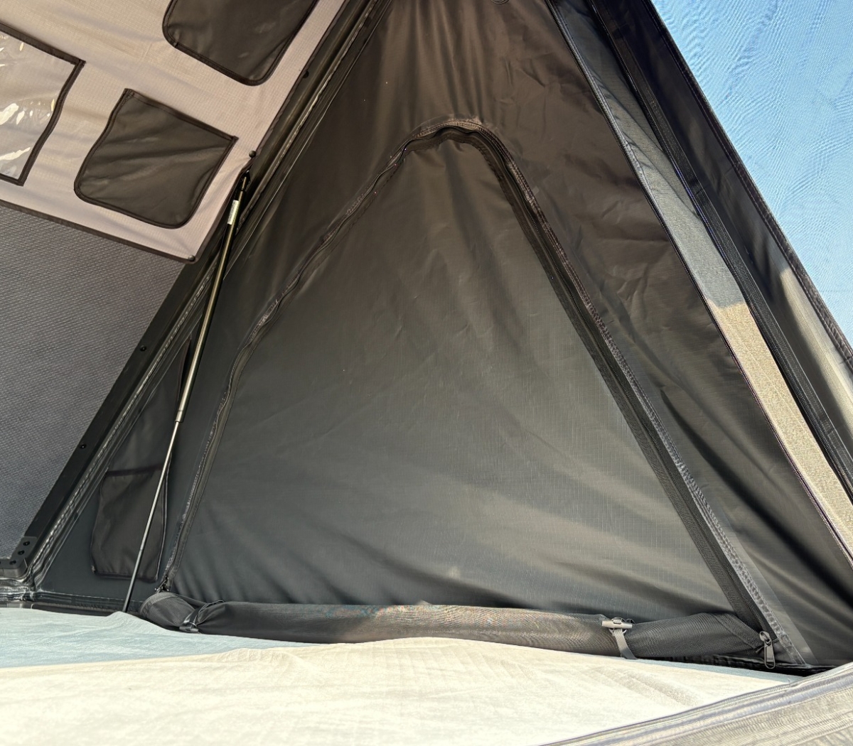 Aluminum Clamshell Roof Tent – WP6020-3