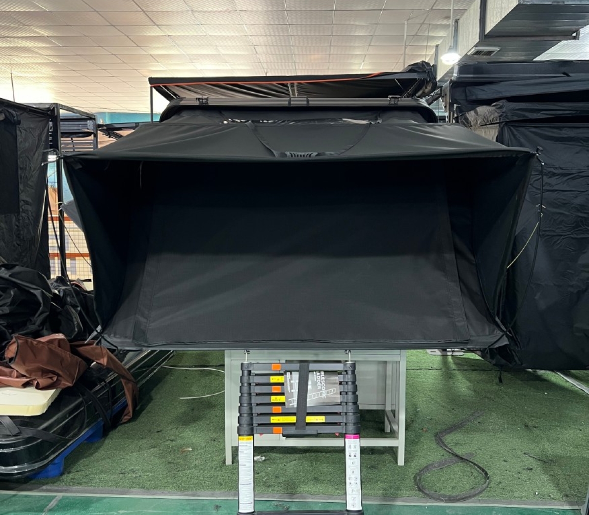 Aluminum Side-Opening Roof Tent – WP6017-1.8m